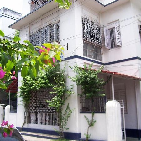 Blue Chip Hotel Kolkata Exterior photo