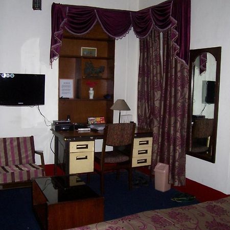 Blue Chip Hotel Kolkata Exterior photo