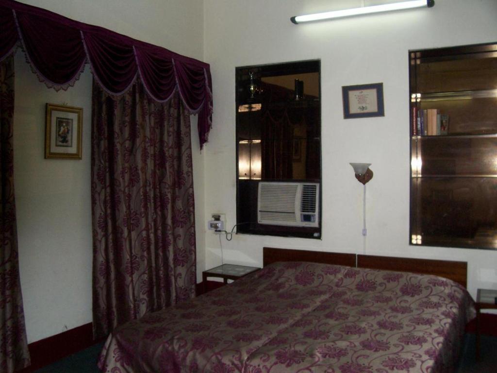 Blue Chip Hotel Kolkata Exterior photo